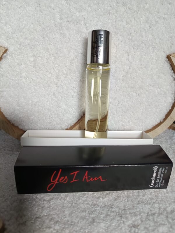 Parfum "Yes I am" de Cacharel